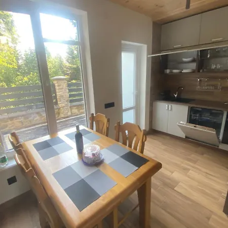 Aparthotel феєрія лісу 4*