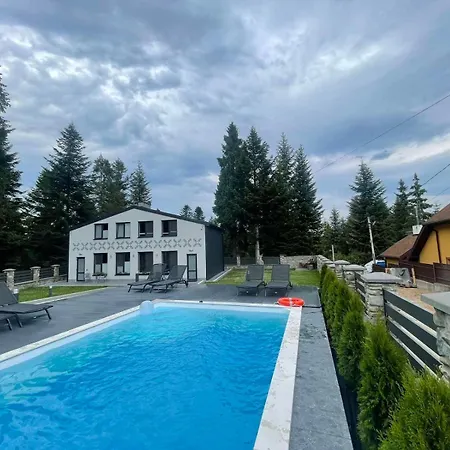 Aparthotel феєрія лісу 4*